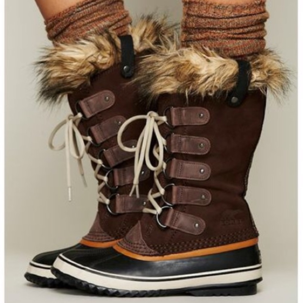 NWT Sorel Joan of Arctic Size 7